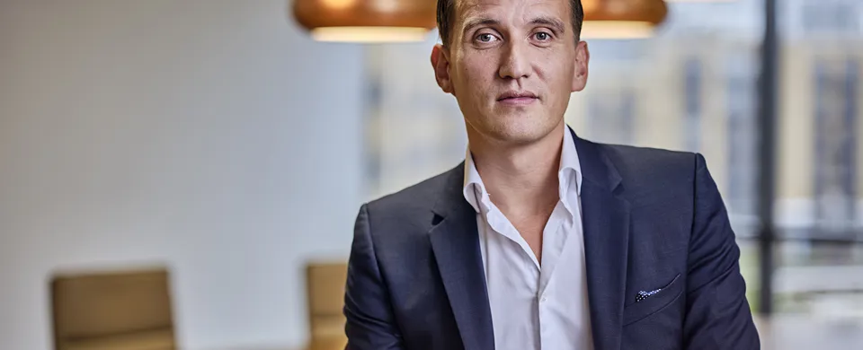 Kenneth Tveter board room portrait